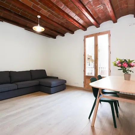 아파트 Cozy Spacious With Terrace With Parking