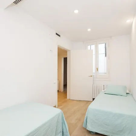 Cozy Spacious With Terrace With Parking Apartment *